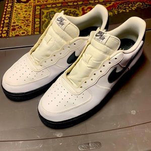 Nike Air Force One men black and white good condition
